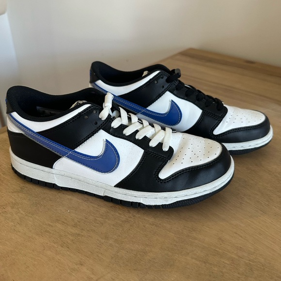 Like new!  Nike Dunk Low Next Nature - 7 Youth or W 8.5 - Picture 2 of 6